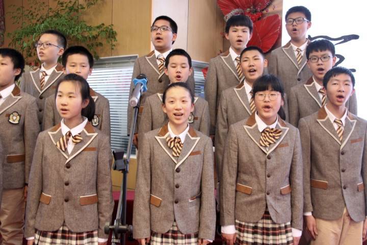 29个优美句子小学生活作文 29个优美句子小学生活作文