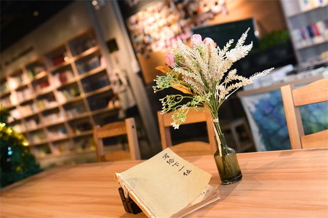 在公司干的不开心，但是收入可观，应该辞职吗