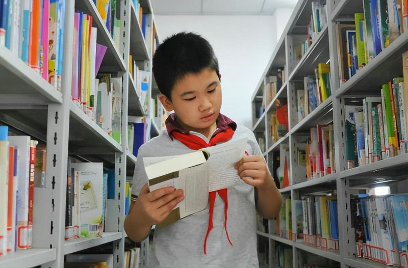 一个人徘徊在车站伤心的心情说说,描写车站的伤感句子 一个人徘徊在车站伤心的心情说说,描写车站的伤感句子