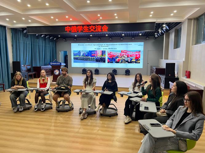 湖南卫视跨年晚会全部真唱 那英檀健次陈楚生确认全开麦