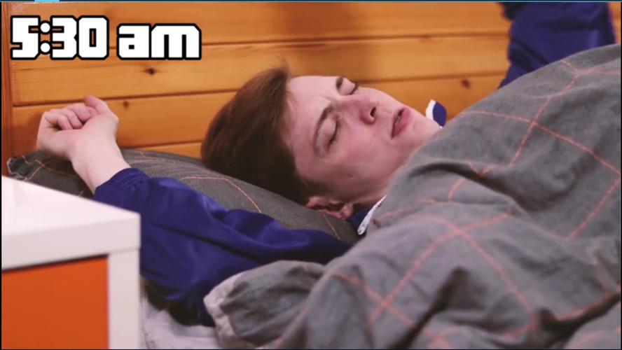 何晴出殡现场曝光 儿子手捧遗照双眼无神 荧幕情侣廖京生现身