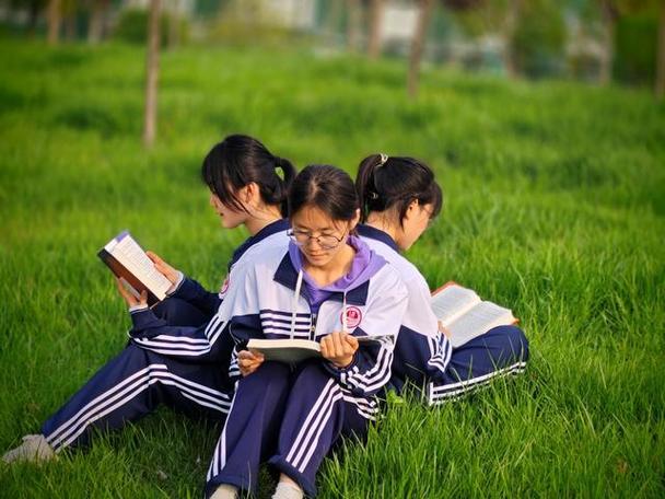 百岁表2025农历虚岁对照表 2025年结婚更好的日子