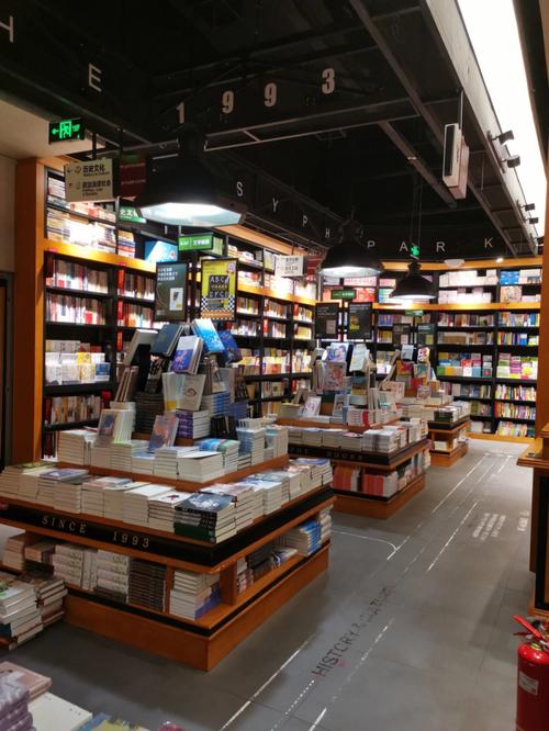 有没有描写开败了的荷花的好句啊，我有用哦，行走的荷花伤感句子