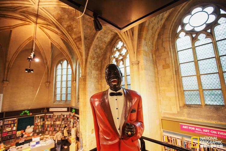 莫大人和萱草照片 莫大人和萱草是情侣吗