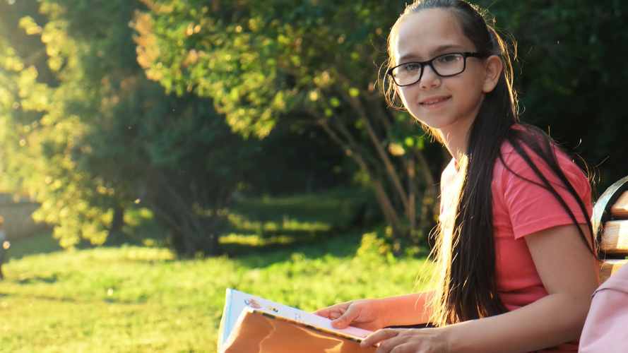 怎样培养两个孩子之间的感情，长大后才能相亲相爱