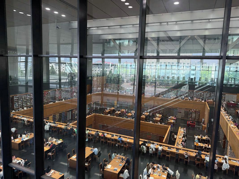 怎么开导自己的女朋友，住在一起不做卫生天天睡懒觉，就喜欢买，玩